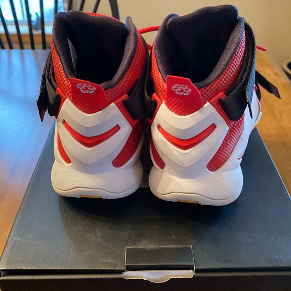 EUC Lebrun James sneakers. With the box! - Picture 5 of 9